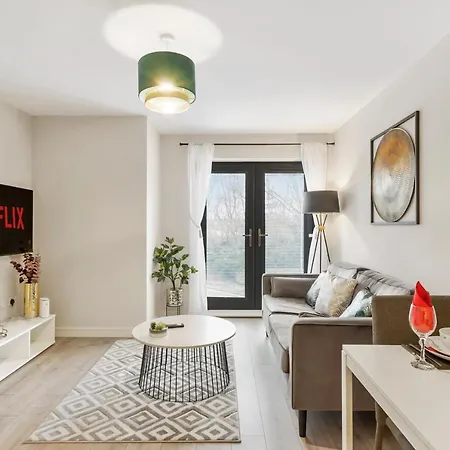 Beautiful Boutique Gem In Leeds - Sleeps 2 Apartment *